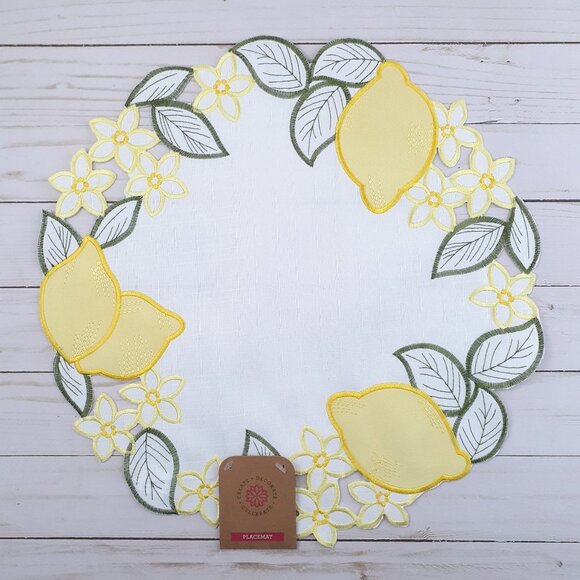 Cutout Centerpiece Placemat 15 Inch Lemons Embroidered - Picture 1 of 2